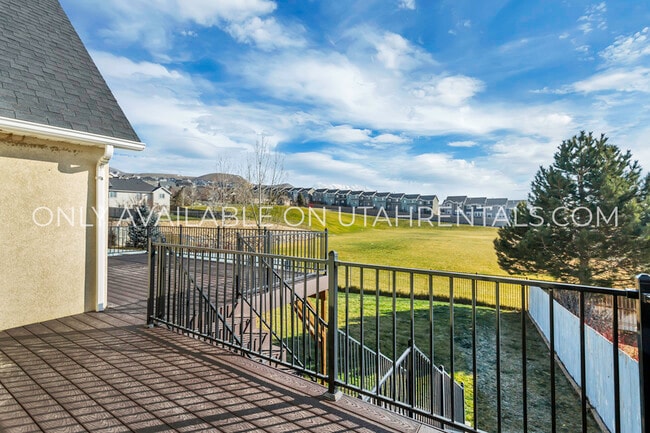 Building Photo - 4306 N Chestnut Oak Dr