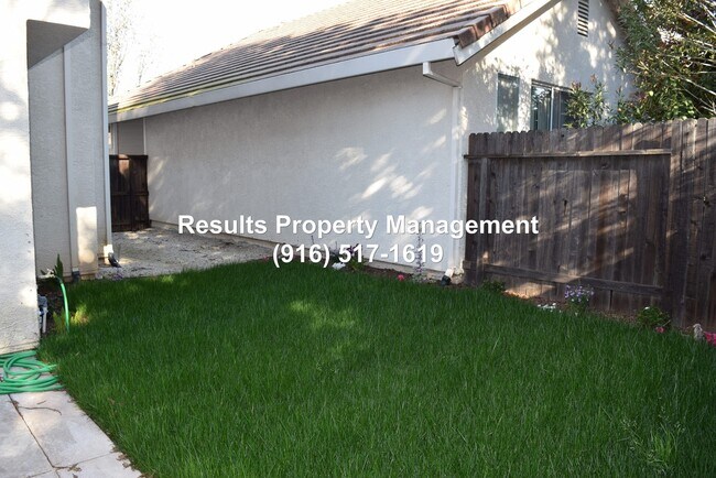 Building Photo - Gated East Roseville 3 Bed 2 Bath Home