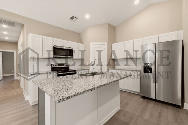 Building Photo - 2755 S Greenleaf St