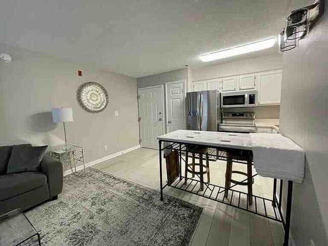 Building Photo - Furnished OR Unfurnished Studio in Miramar Beach!