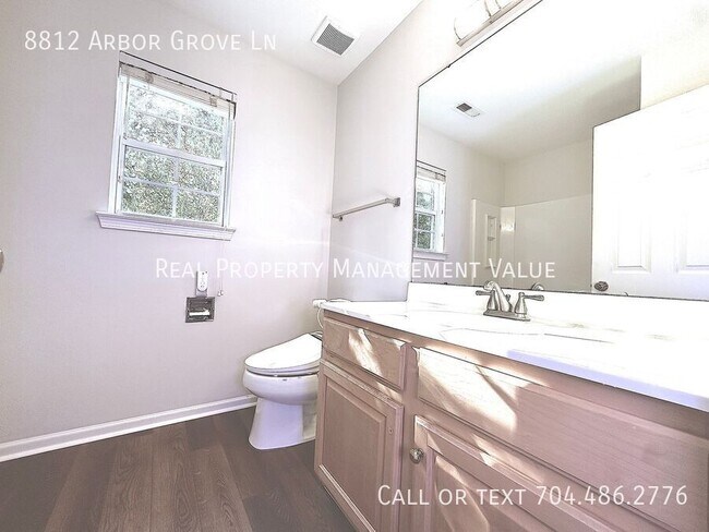 Building Photo - 8812 Arbor Grove Ln