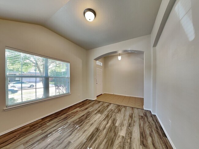 Building Photo - 9100 Lockhart Dr