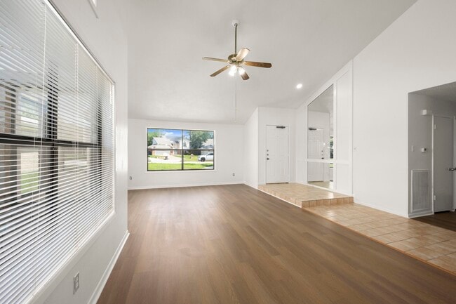 Building Photo - 7415 Creekfield Dr