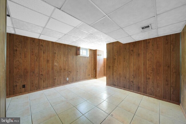 Building Photo - 10502 Glenhaven Dr
