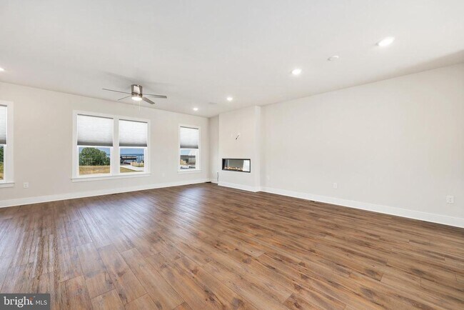 Building Photo - 1743 Riverbluff Ave