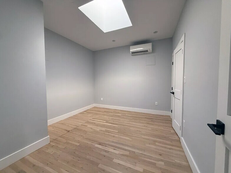 Building Photo - 461 3rd Ave