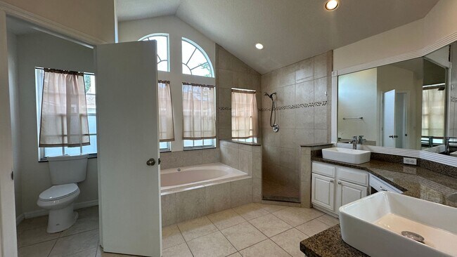 Building Photo - 935 Shriver Cir