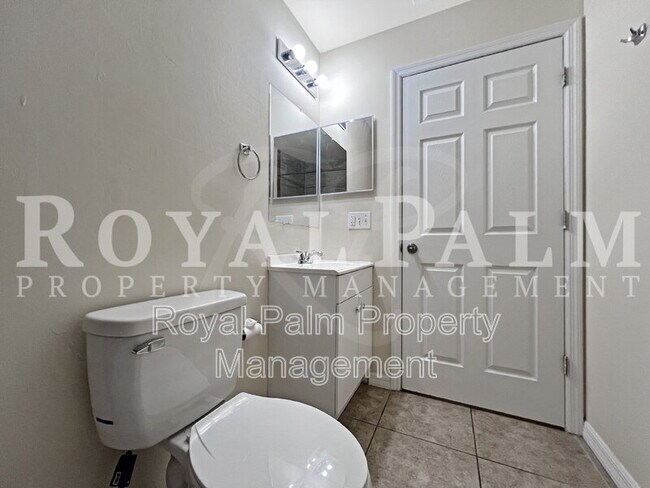 Building Photo - 111 SE 2nd Ave