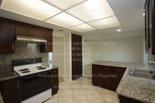 Building Photo - 17679 San Vicente St