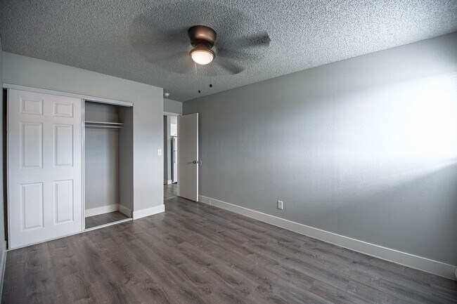 Building Photo - 3604 E Uintah St