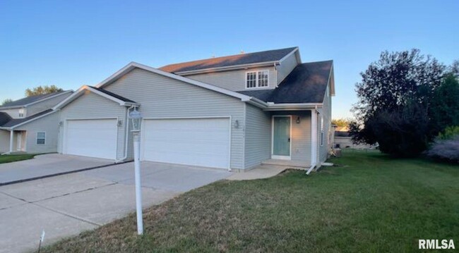 Primary Photo - 1611 W Geneva Rd