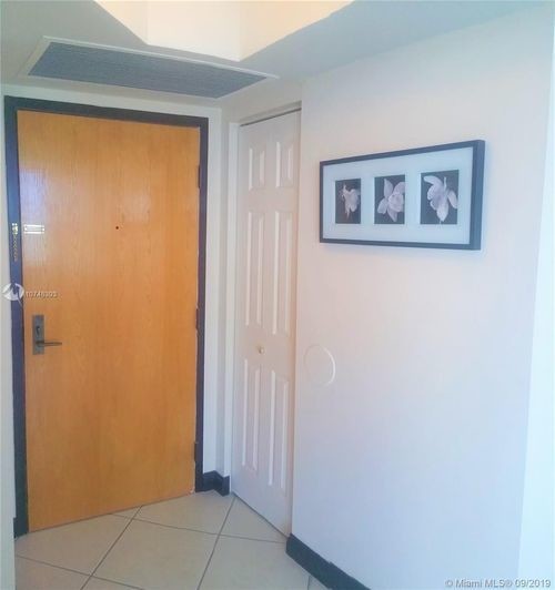 Building Photo - 7330 Ocean Terrace