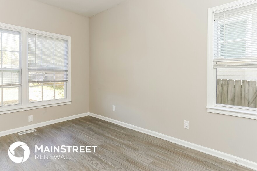 Building Photo - 1011 Parsons St SW