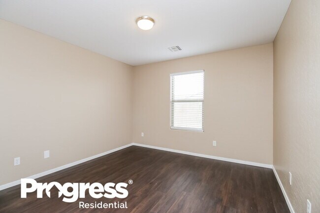 Building Photo - 40489 N Glen Meadows Ln