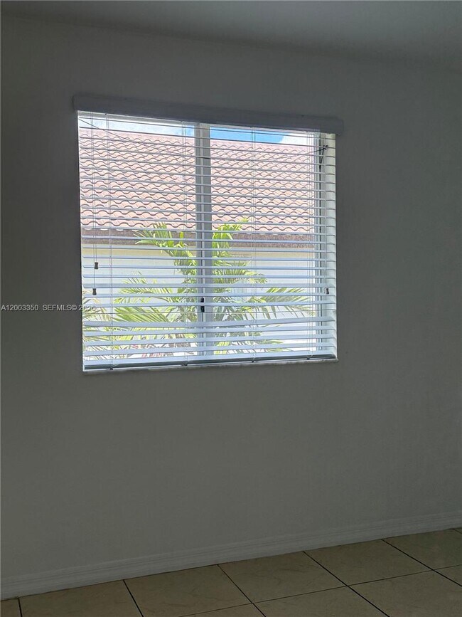 Building Photo - 8802 NW 109th Ct