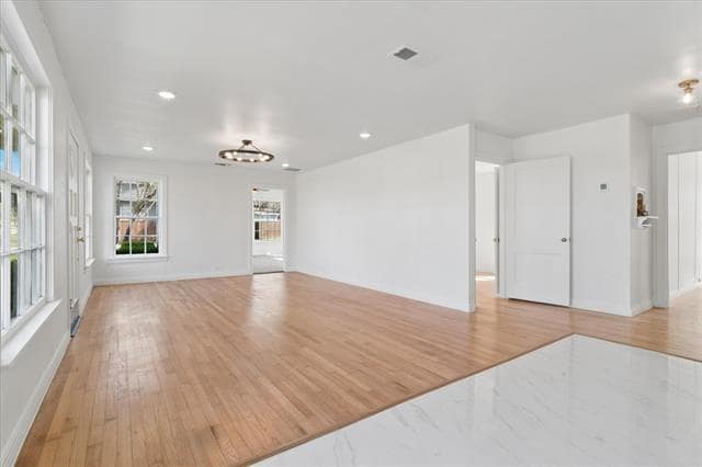 Building Photo - 602 W Pecan St