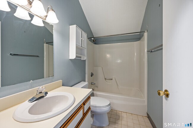 Building Photo - 5 Staunton Ct