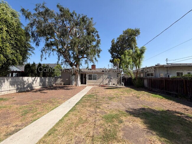 Building Photo - 1214 Cartagena St