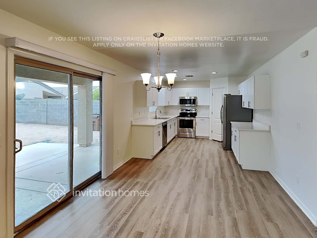 Building Photo - 1273 E Anastasia St