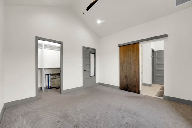 Building Photo - 1909 Elkhorn Dr