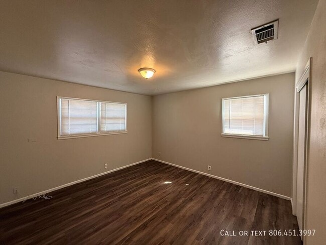 Building Photo - 2121 73rd St