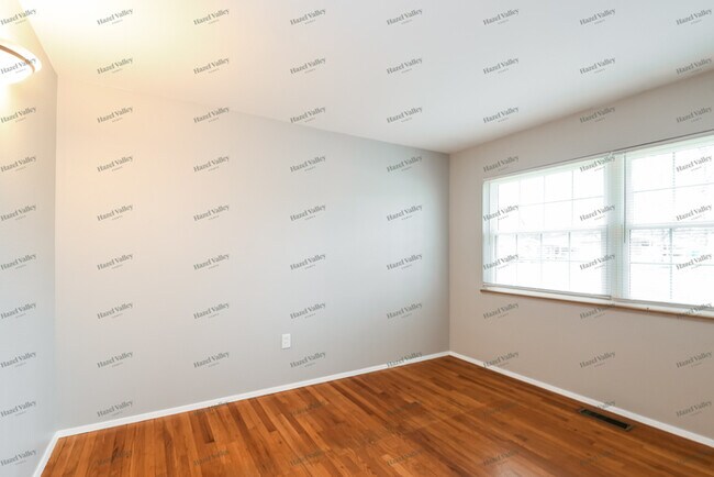 Building Photo - 1060 Preakness Ln