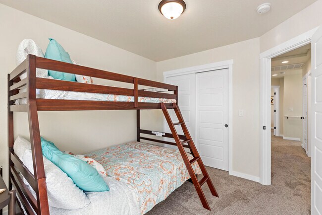 Building Photo - 1019 SW J St