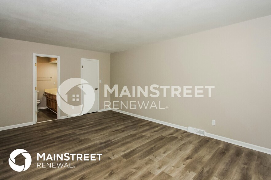 Building Photo - 8425 N Chatham Ave