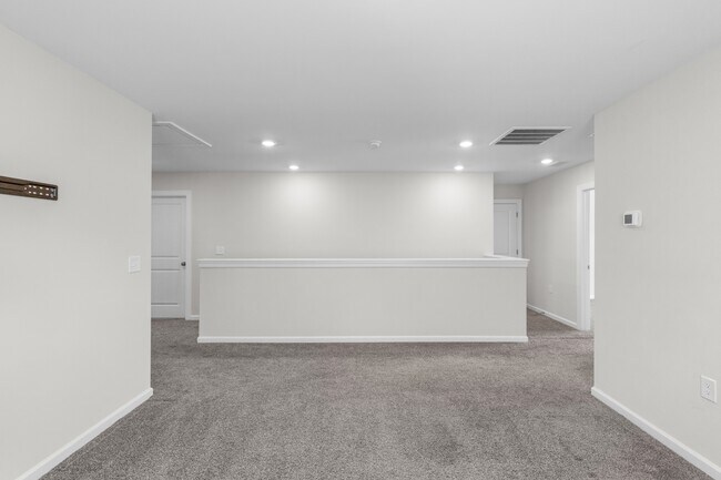 Building Photo - 2466 Hutch Ln