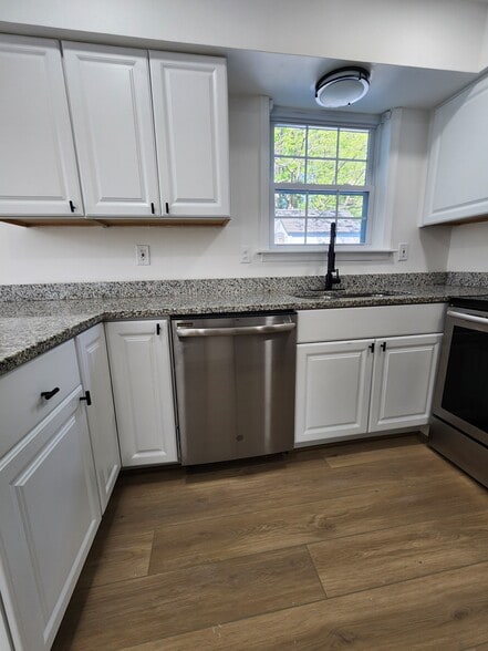 Building Photo - 1206 Caldwell Ct S