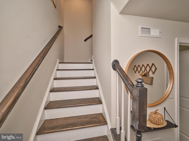 Building Photo - 39 Ortiz Dr