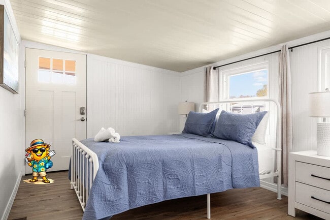 Building Photo - 10034 Hamp Dr