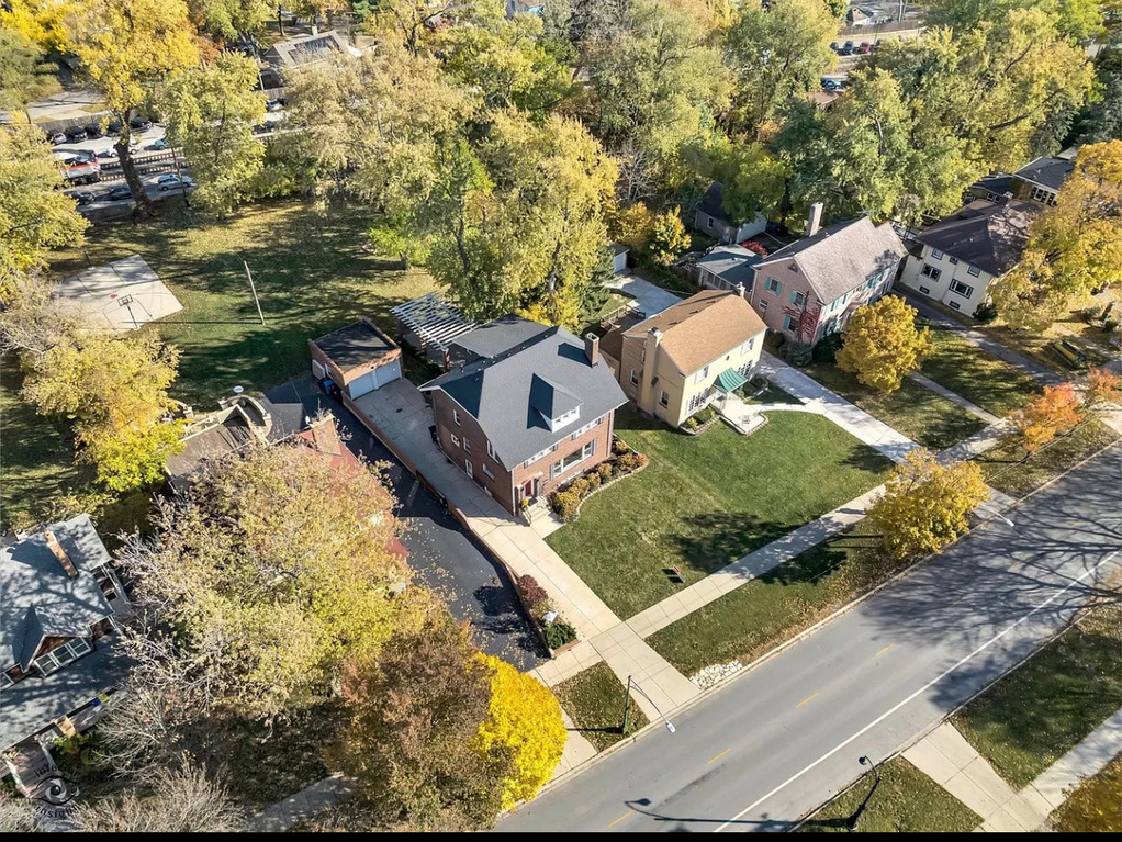 Building Photo - 10015 S Longwood Dr