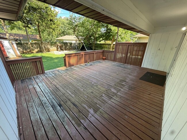 Building Photo - 4 Bed 2 Bath Springfield, MO