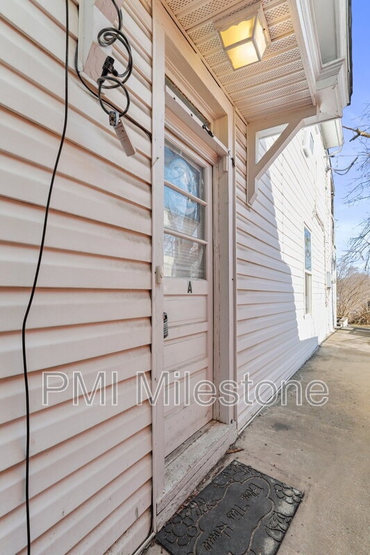 Building Photo - 721 2nd St