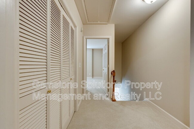 Building Photo - 1628 Brentwood Pointe