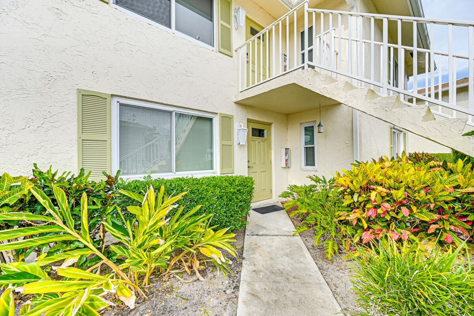 Building Photo - 432 Teryl Rd