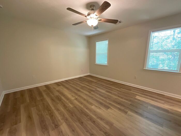 Building Photo - 2657 Parkside Way SW