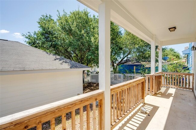 Building Photo - 483 McGarity