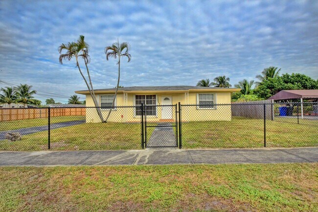 Primary Photo - 3531 SW 36th St