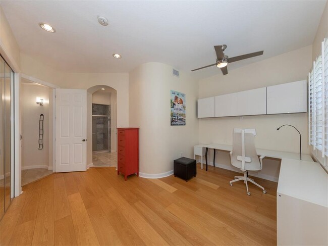 Building Photo - 5531 46th Ct W