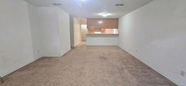 Building Photo - Cozy 2 Bedroom 2 Bath Duplex in Longview!