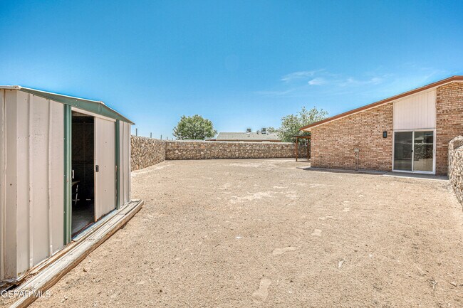 Building Photo - 3008 Barkarian Pl