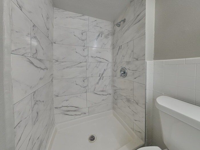 Building Photo - 1401 Wisteria Way
