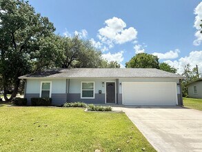Building Photo - Beautiful  3/2/2 Recent Construction Near ...