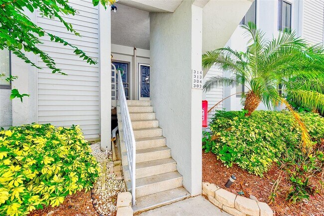 Building Photo - 557 Pinellas Bayway S
