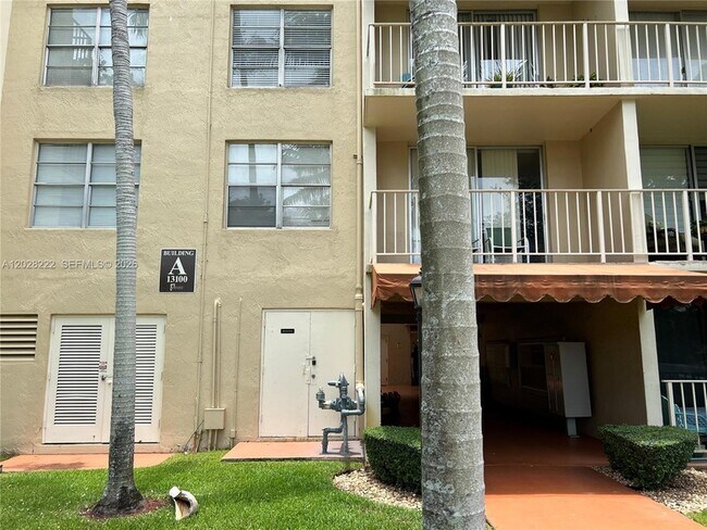 Building Photo - 13100 SW 92nd Ave
