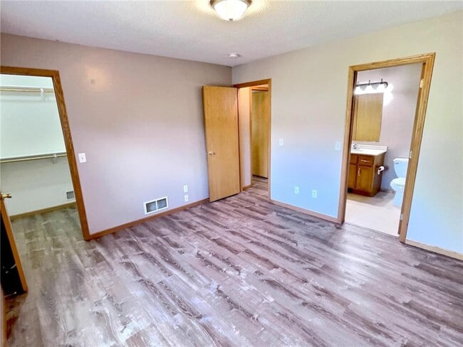 Building Photo - 6081 Bakken St