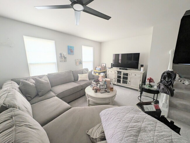 Building Photo - END UNIT STUNNER!