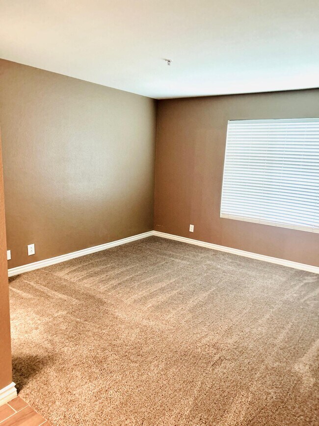 Building Photo - 43376 Cook St